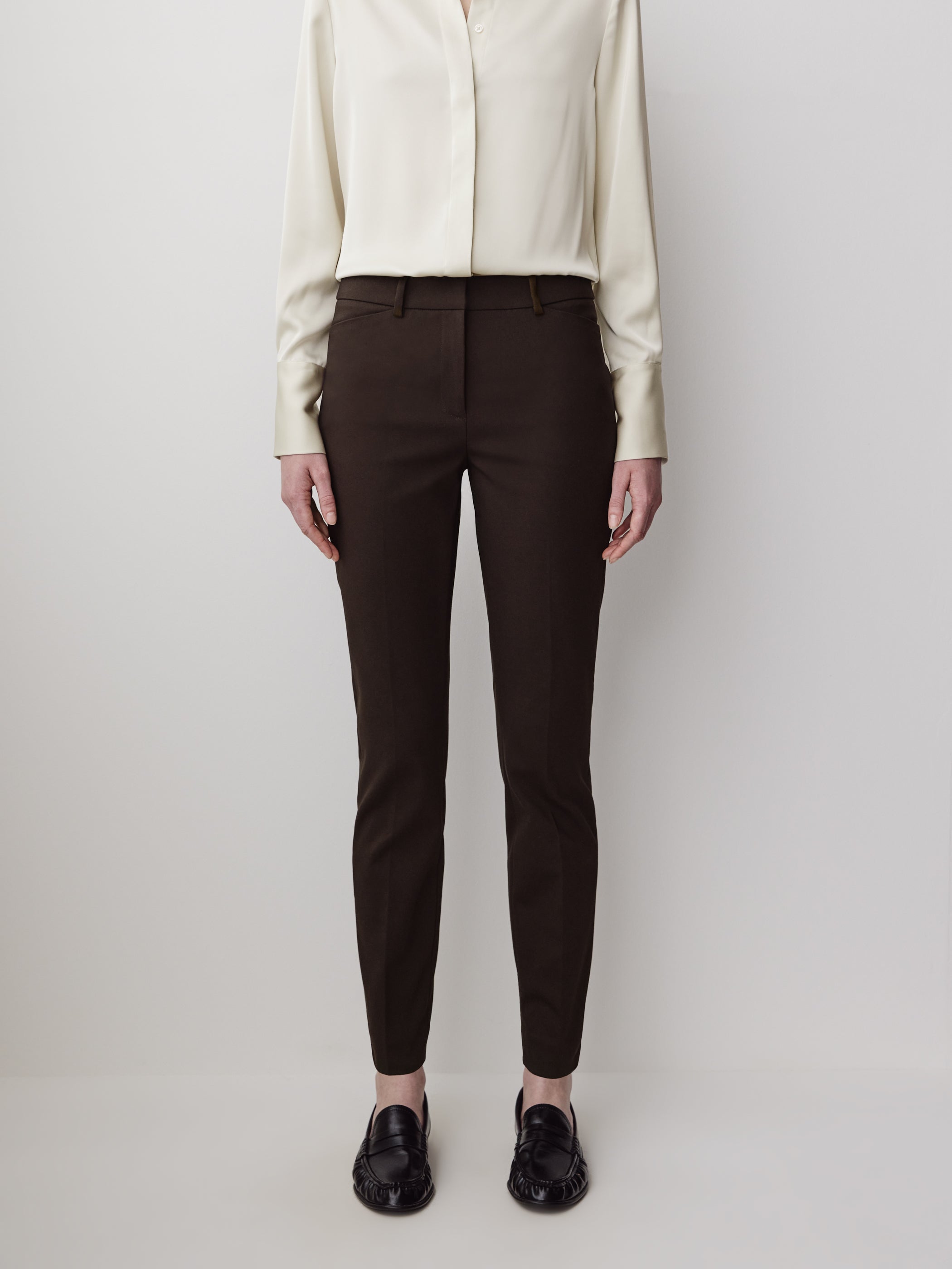 Mid-Rise Slim-Leg Signature 7/8 Pant