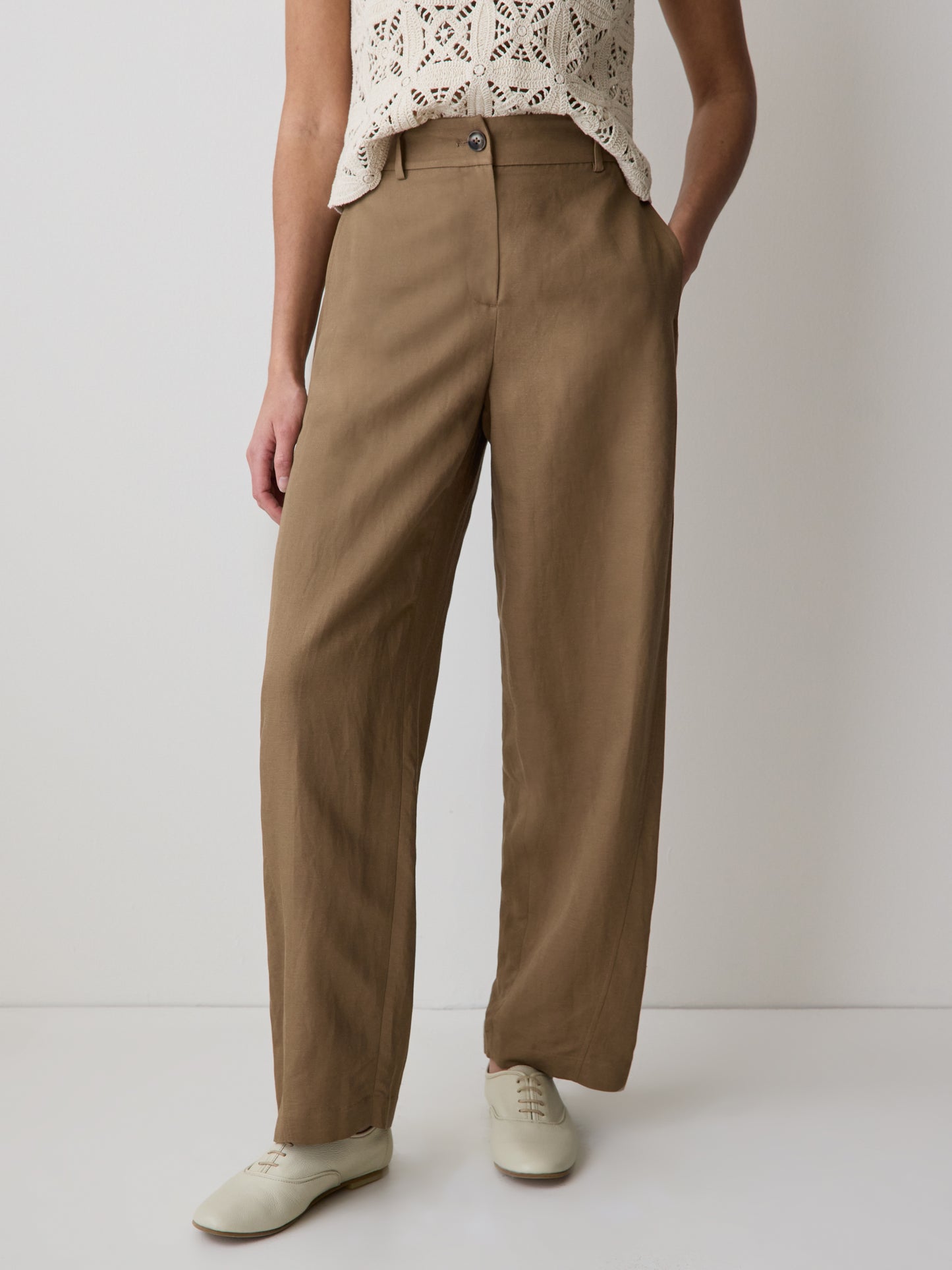Twill High-Rise Barrel Pant