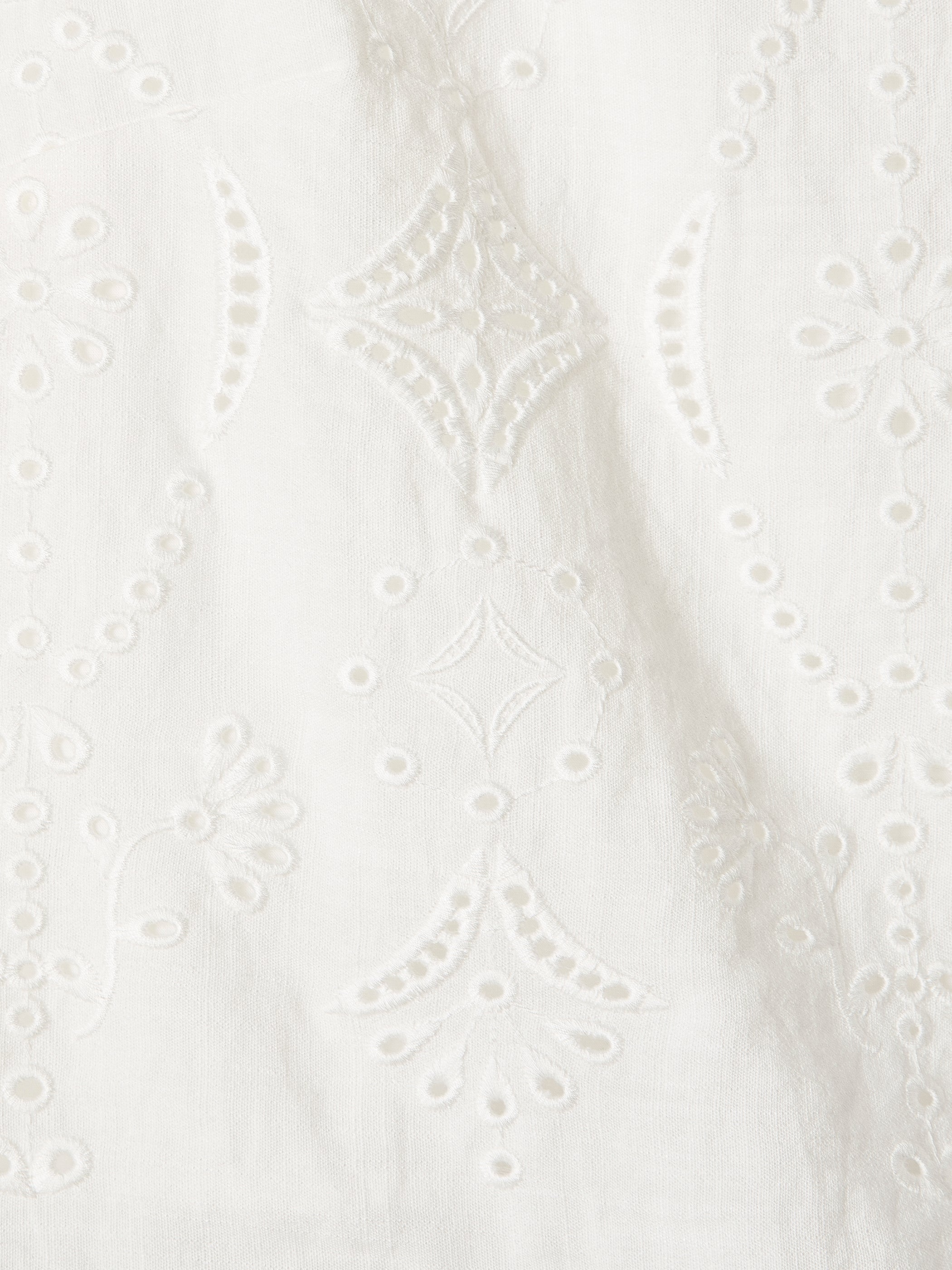 Sleeveless Embroidered Blouse