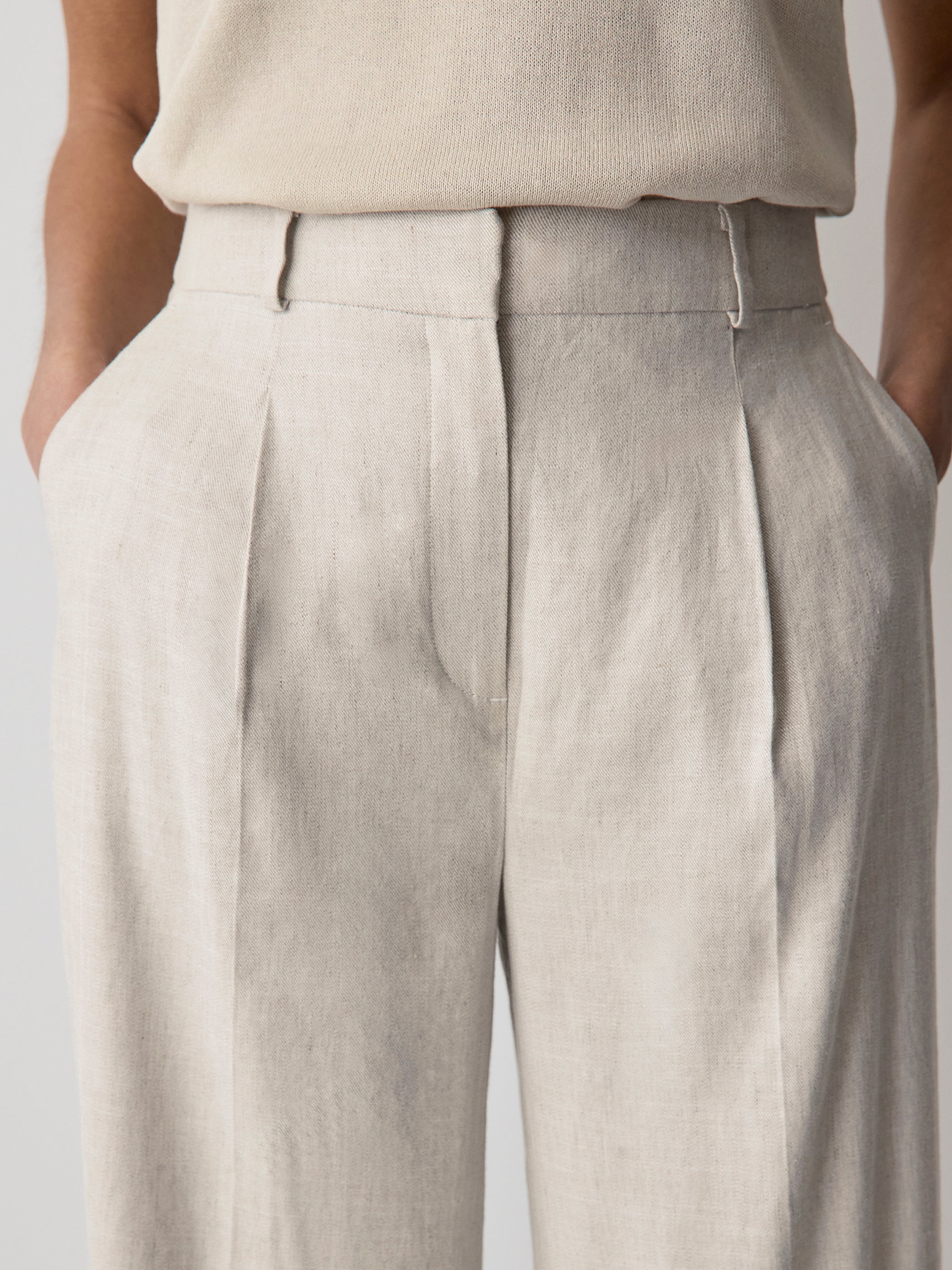 Cropped Wide-Leg High-Rise Pant