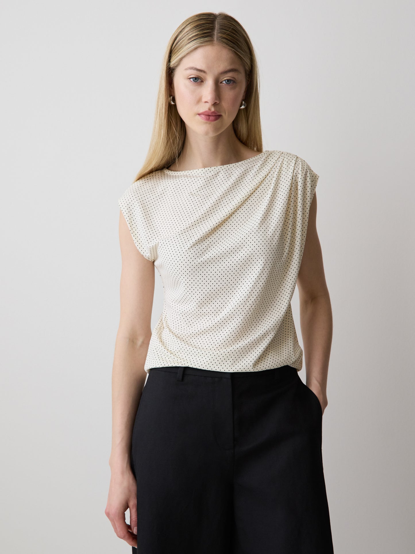 Knit Blouse Pleated Extended Sleeve