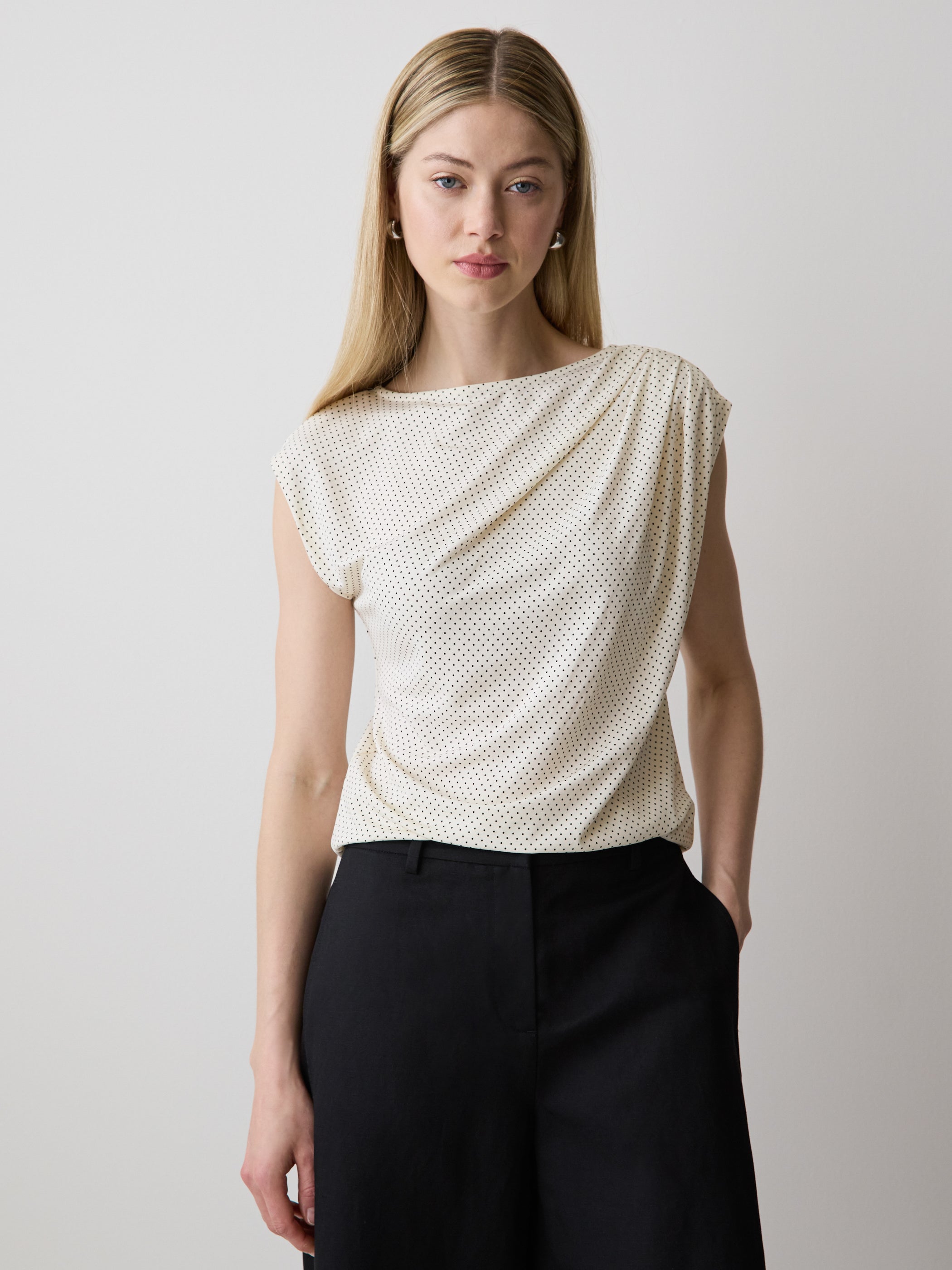 Knit Blouse Pleated Extended Sleeve