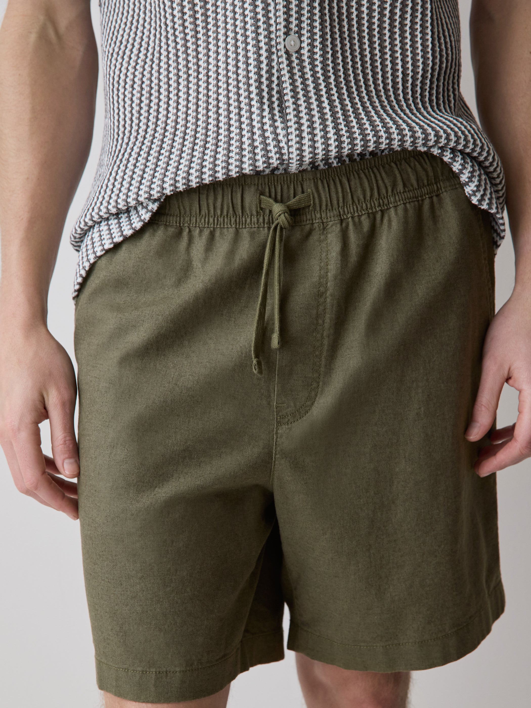 Linen-Blend Shorts with Elastic Waistband
