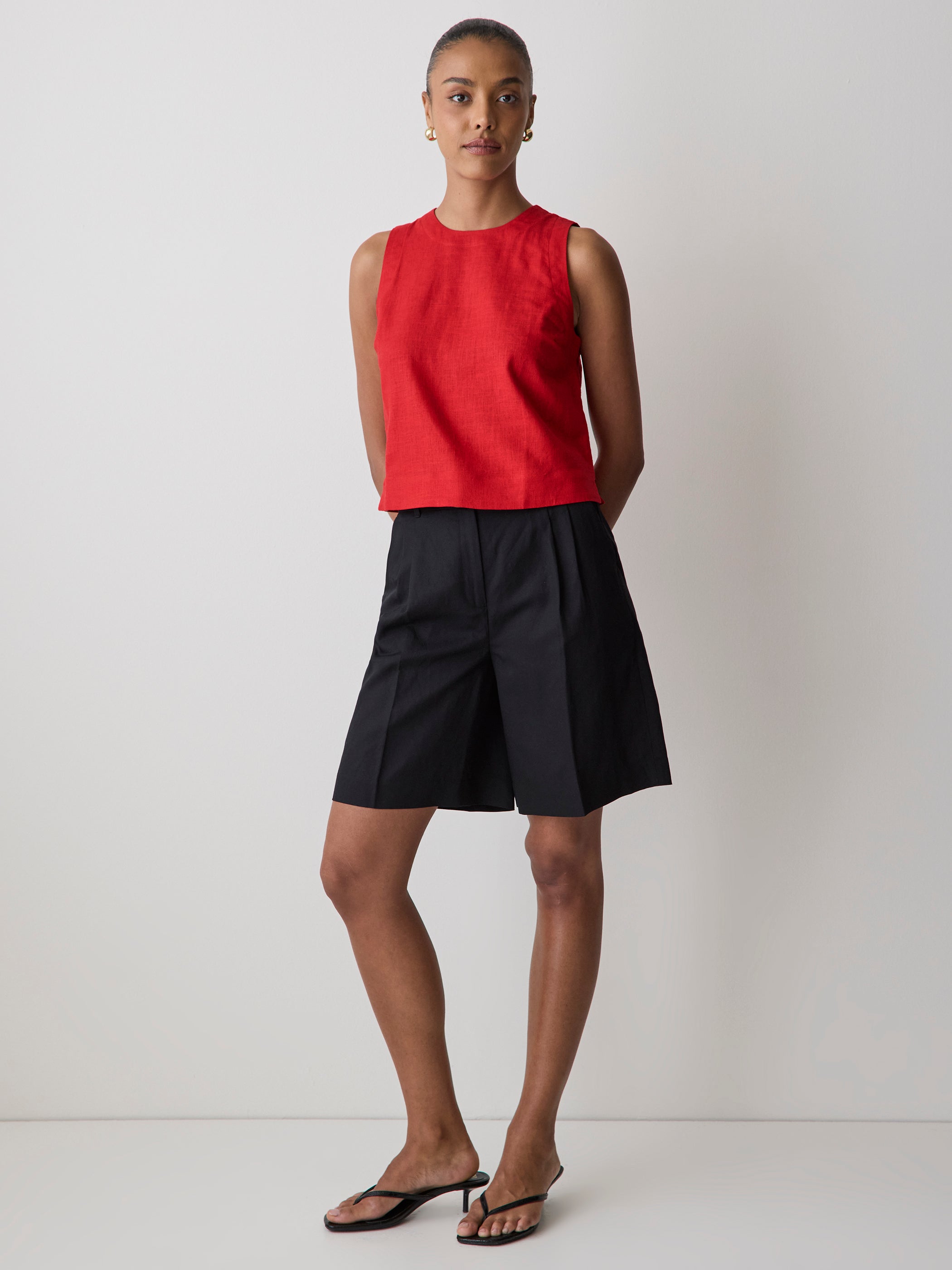 Sleeveless Crew-Neck Linen-Blend Blouse