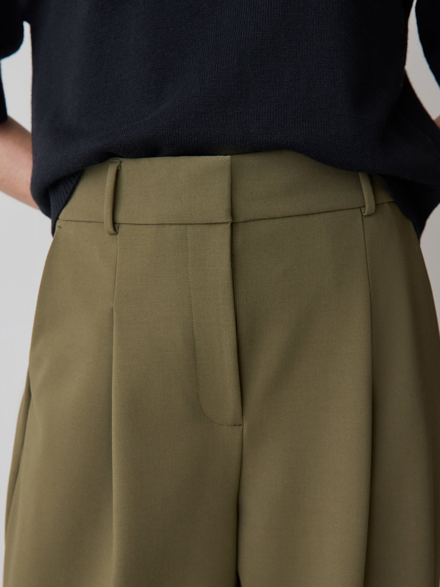 Pantalon en Sergé à Jambe Ballon et Taille Haute