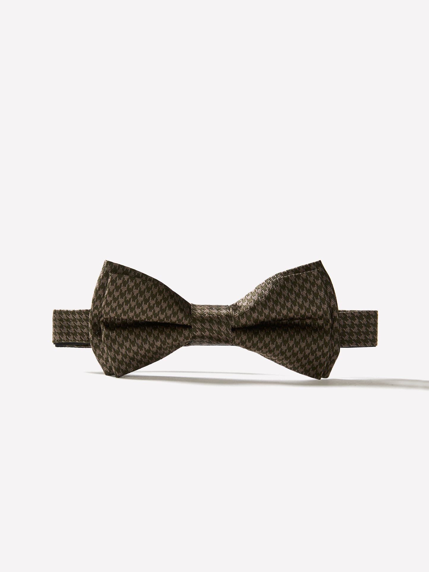 Woven Silk Wide Houndstooth Bow Tie