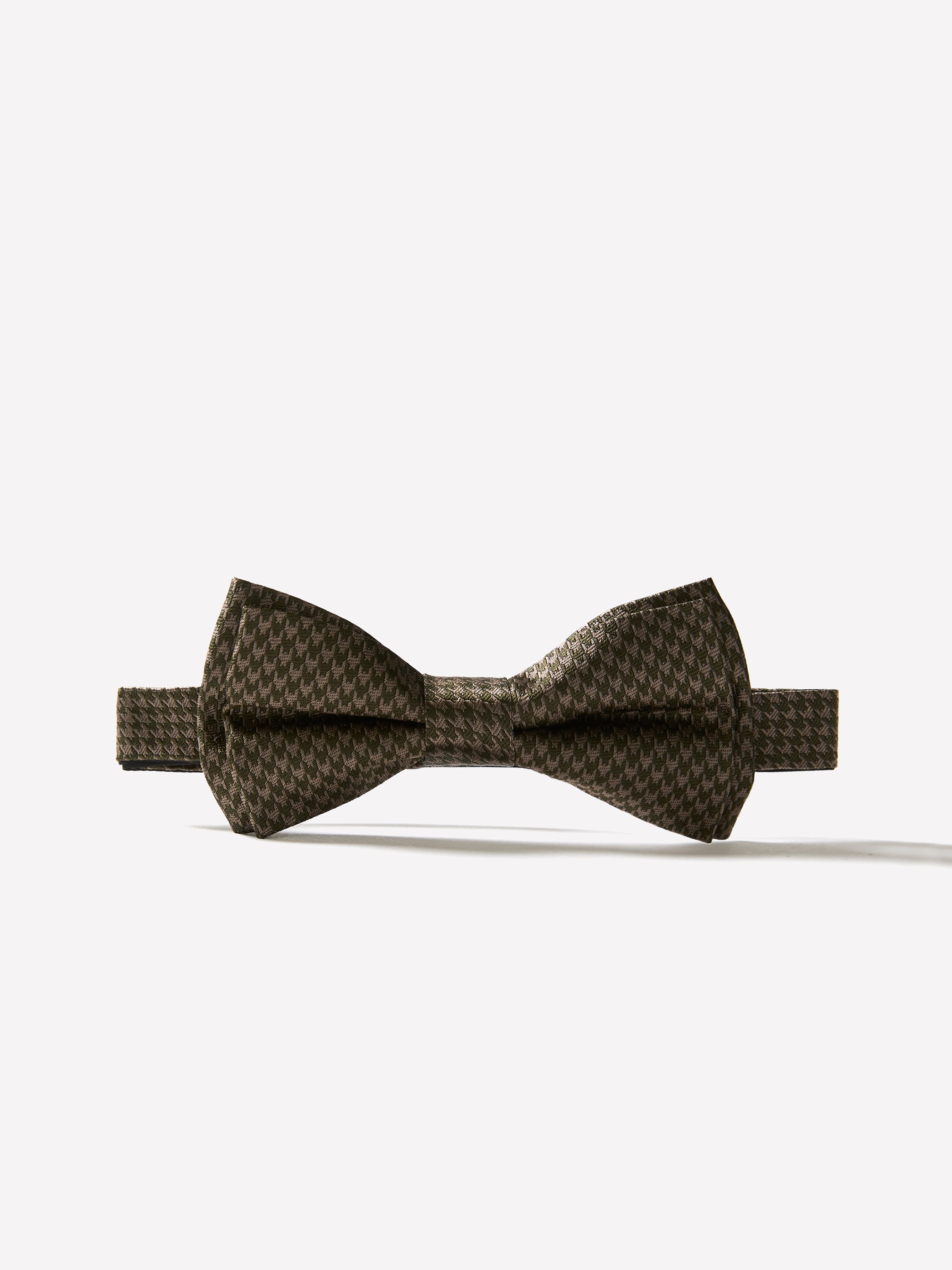 Woven Silk Wide Houndstooth Bow Tie