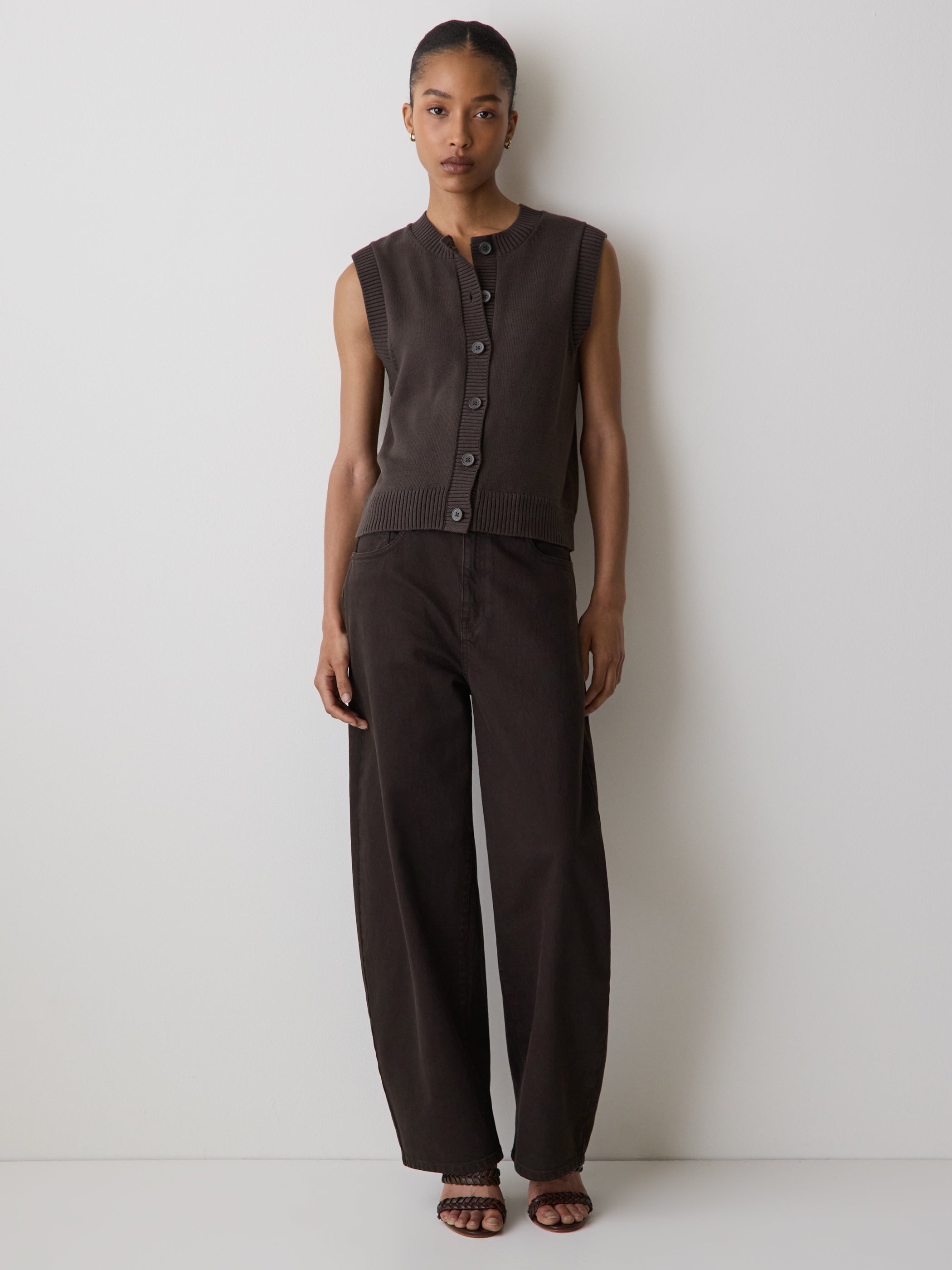 Sleeveless Crew-Neck Sweater Vest