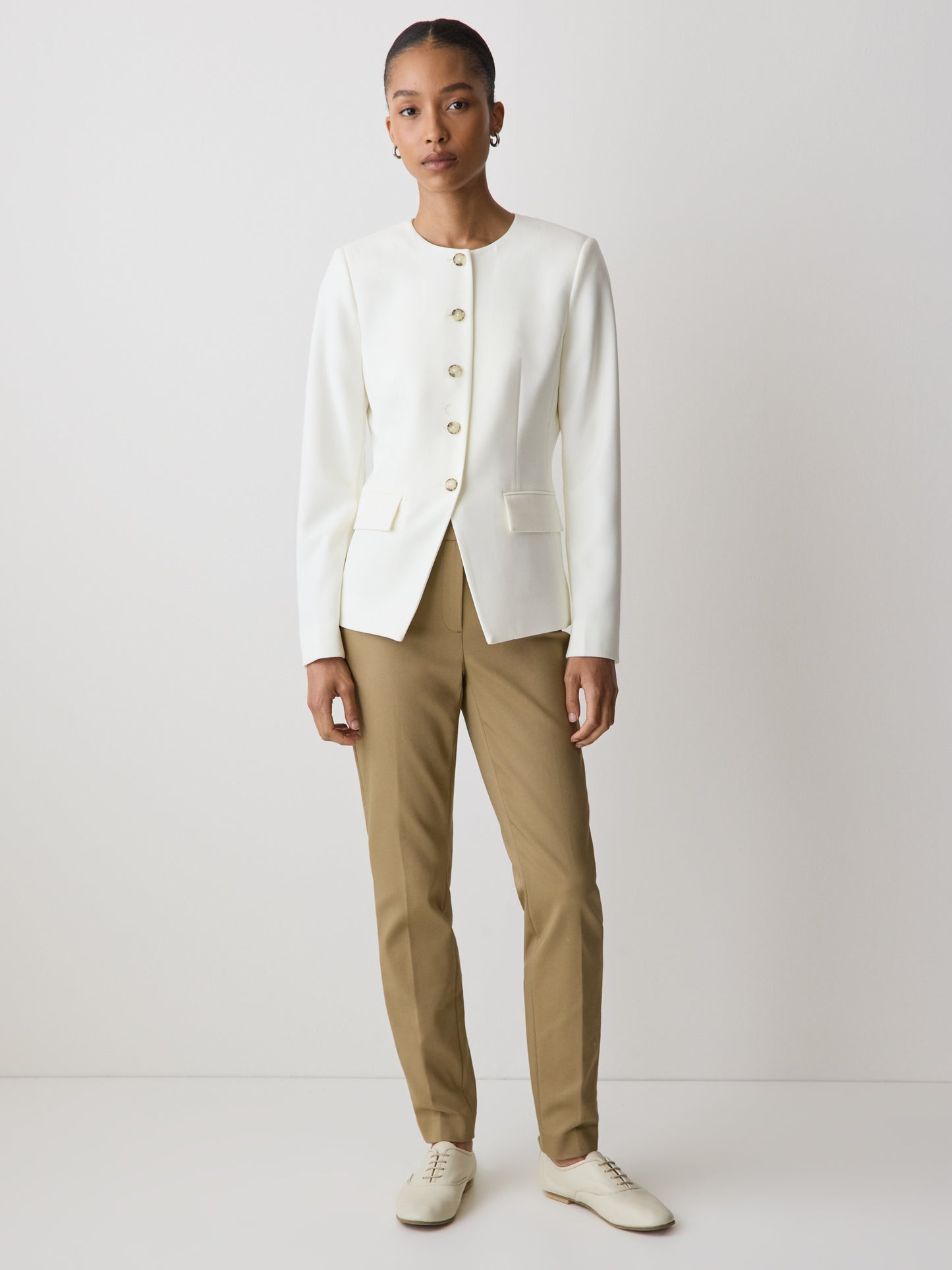 Limitless Mid-Rise Slim-Leg Signature Fit Pant