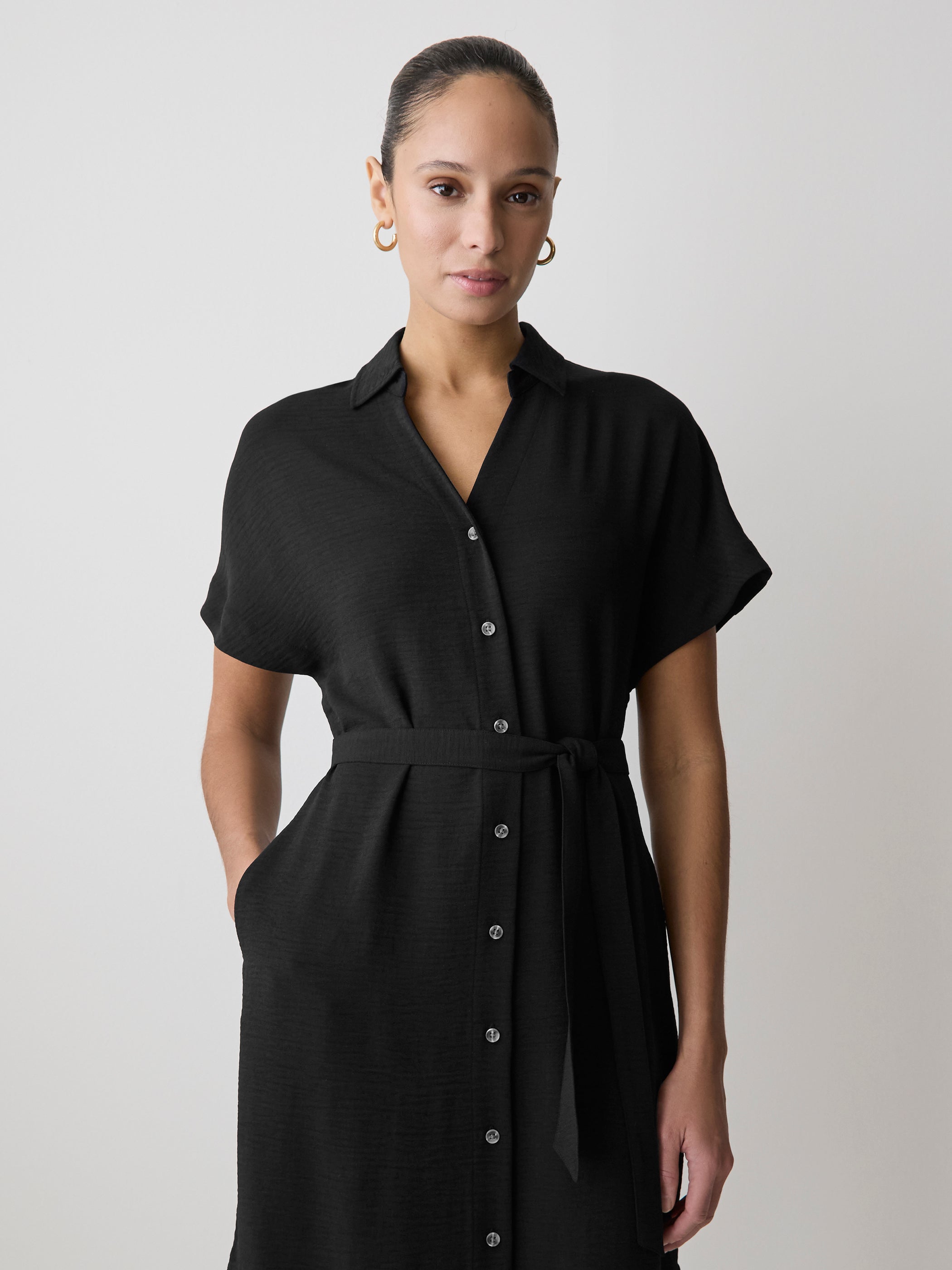 Women's Short-Sleeve Buttoned-Down Midi Dress with Shirt Collar