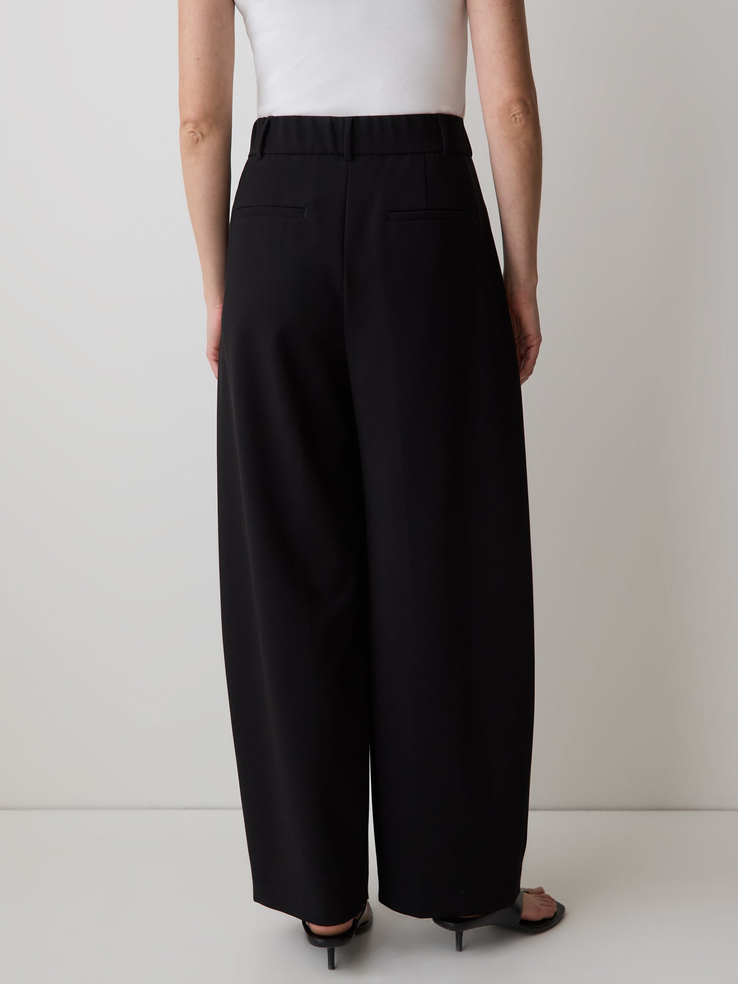 Pantalon en Sergé à Jambe Ballon et Taille Haute