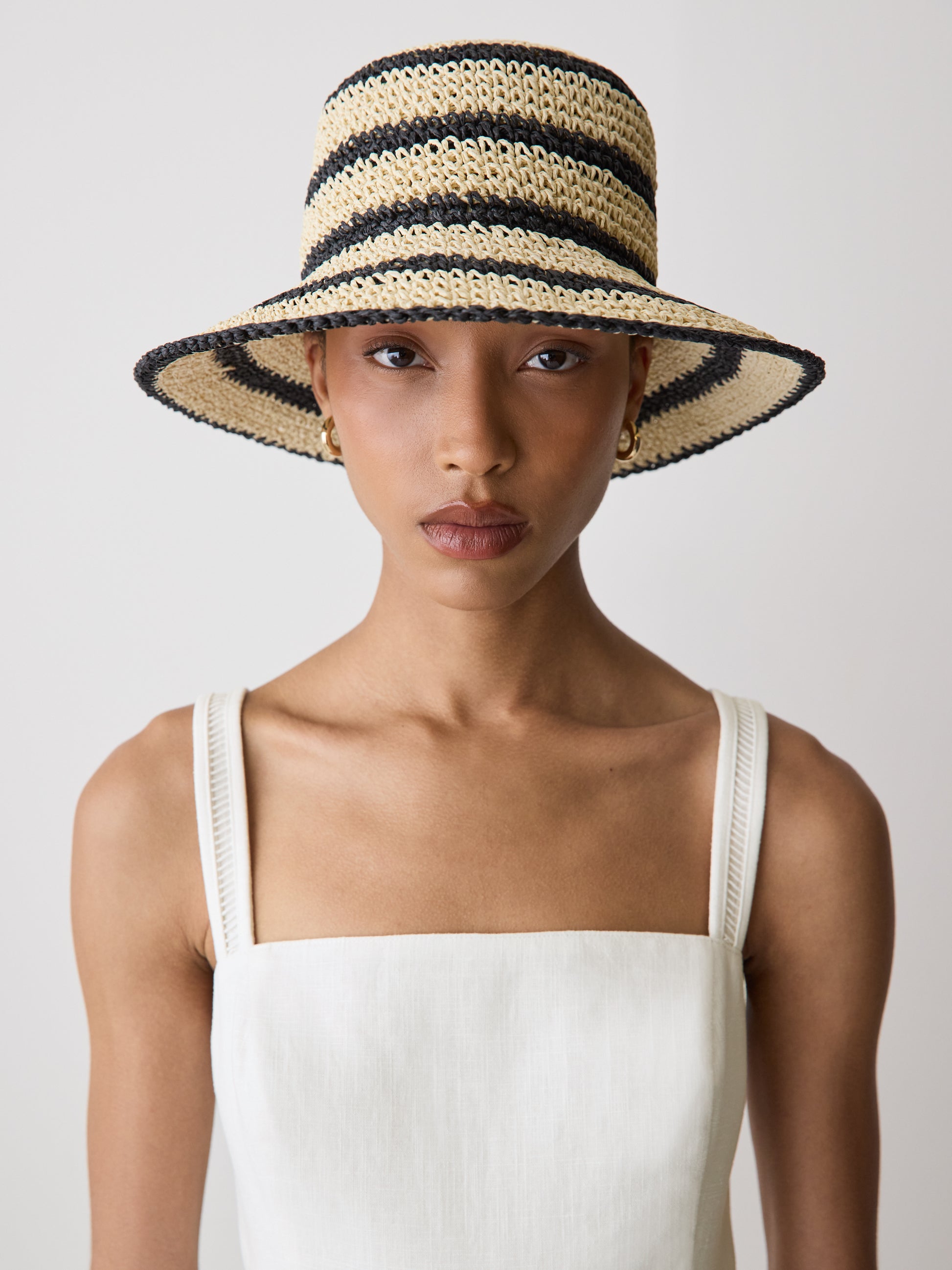 Two-Tone Straw Bucket Hat