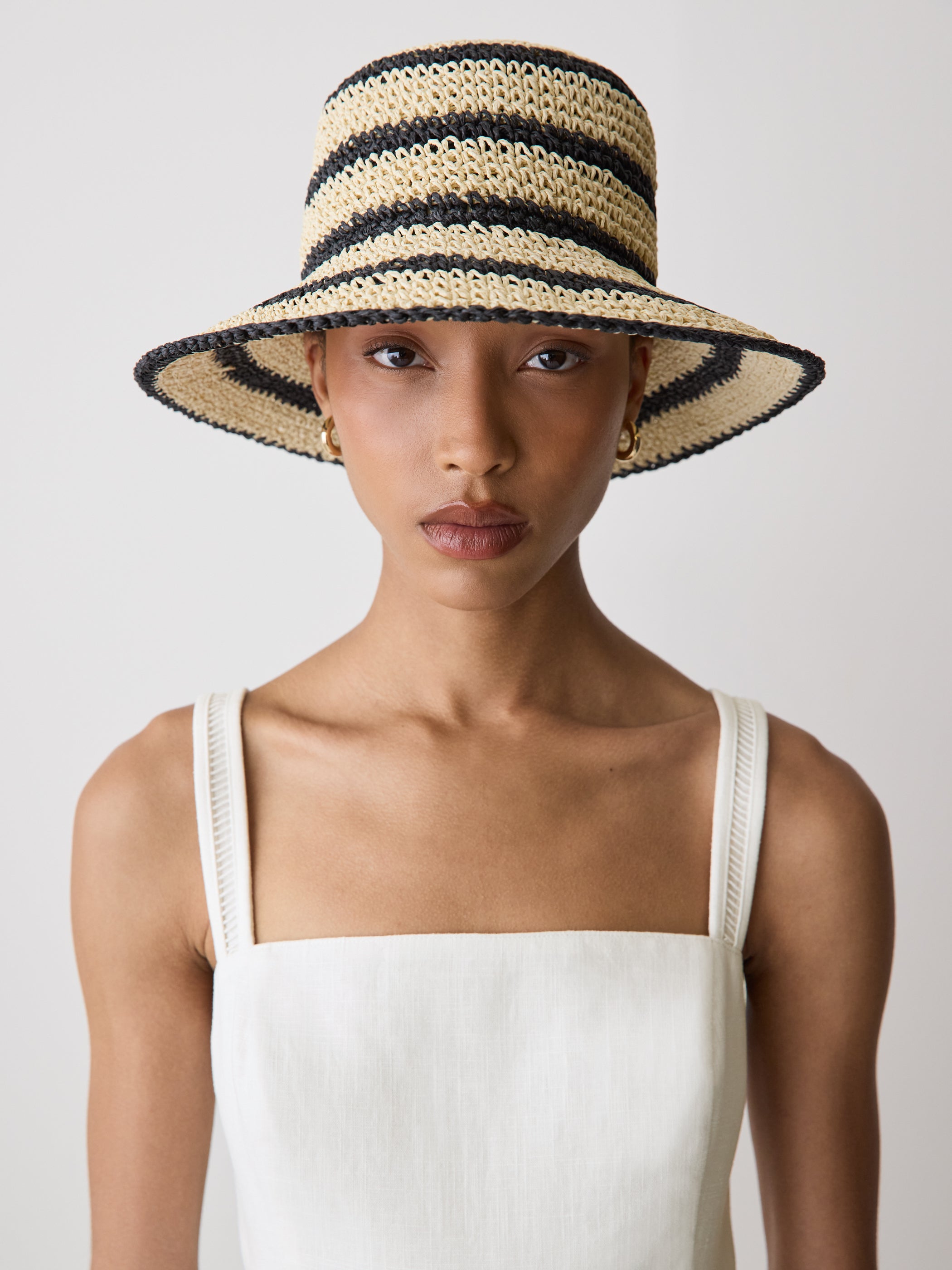 Two-Tone Straw Bucket Hat