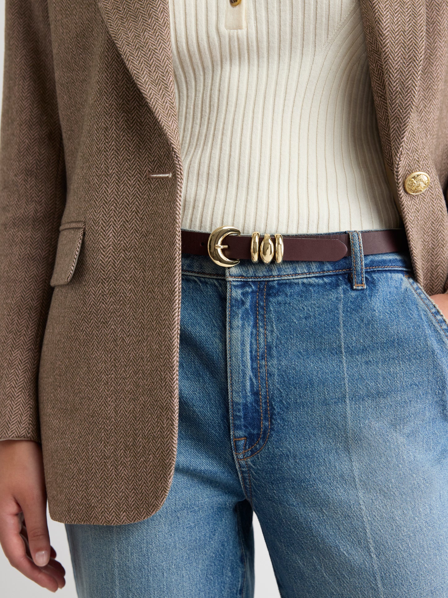 Thin Leather Belt with Rounded Buckle