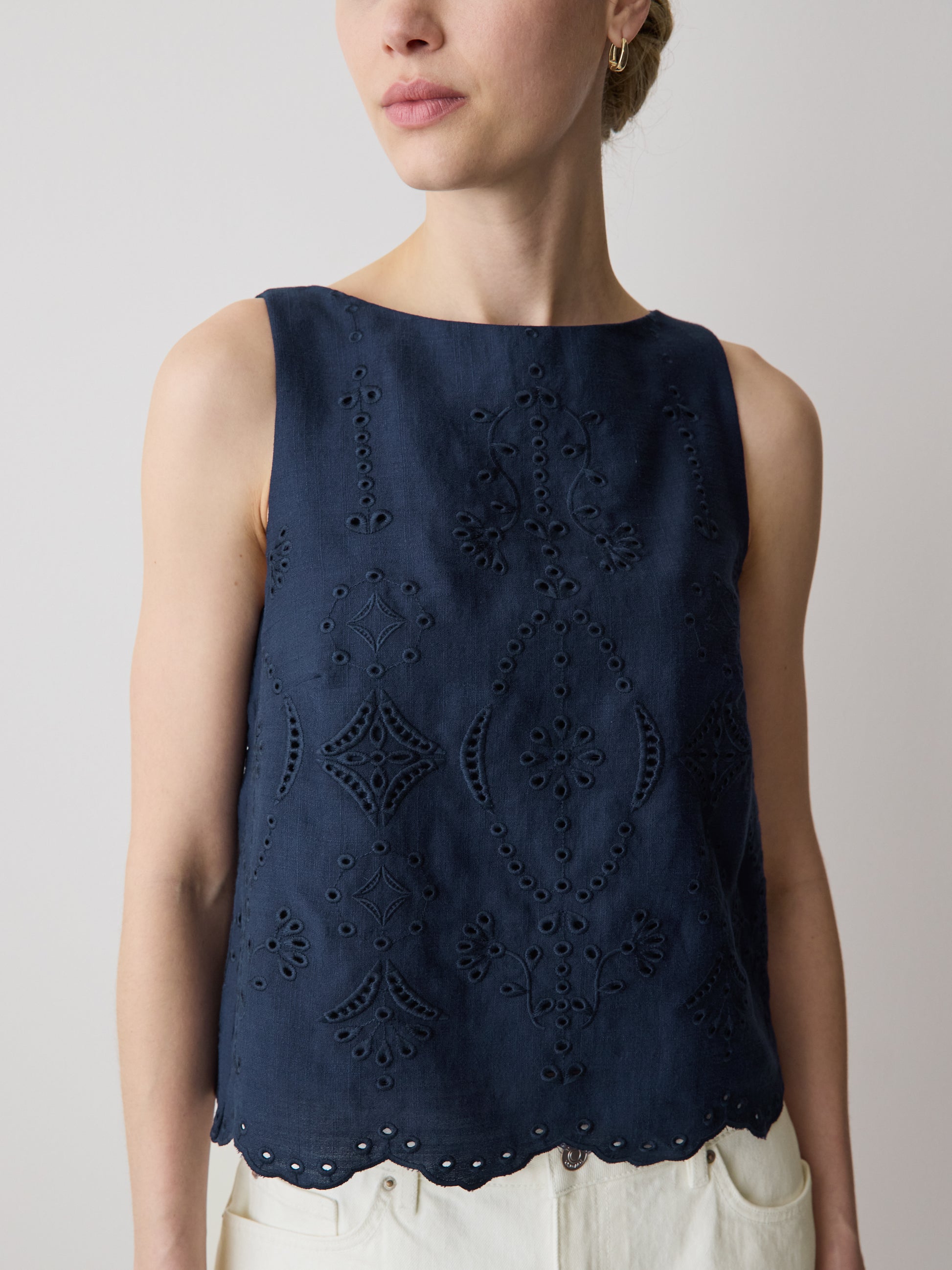 Sleeveless Embroidered Blouse