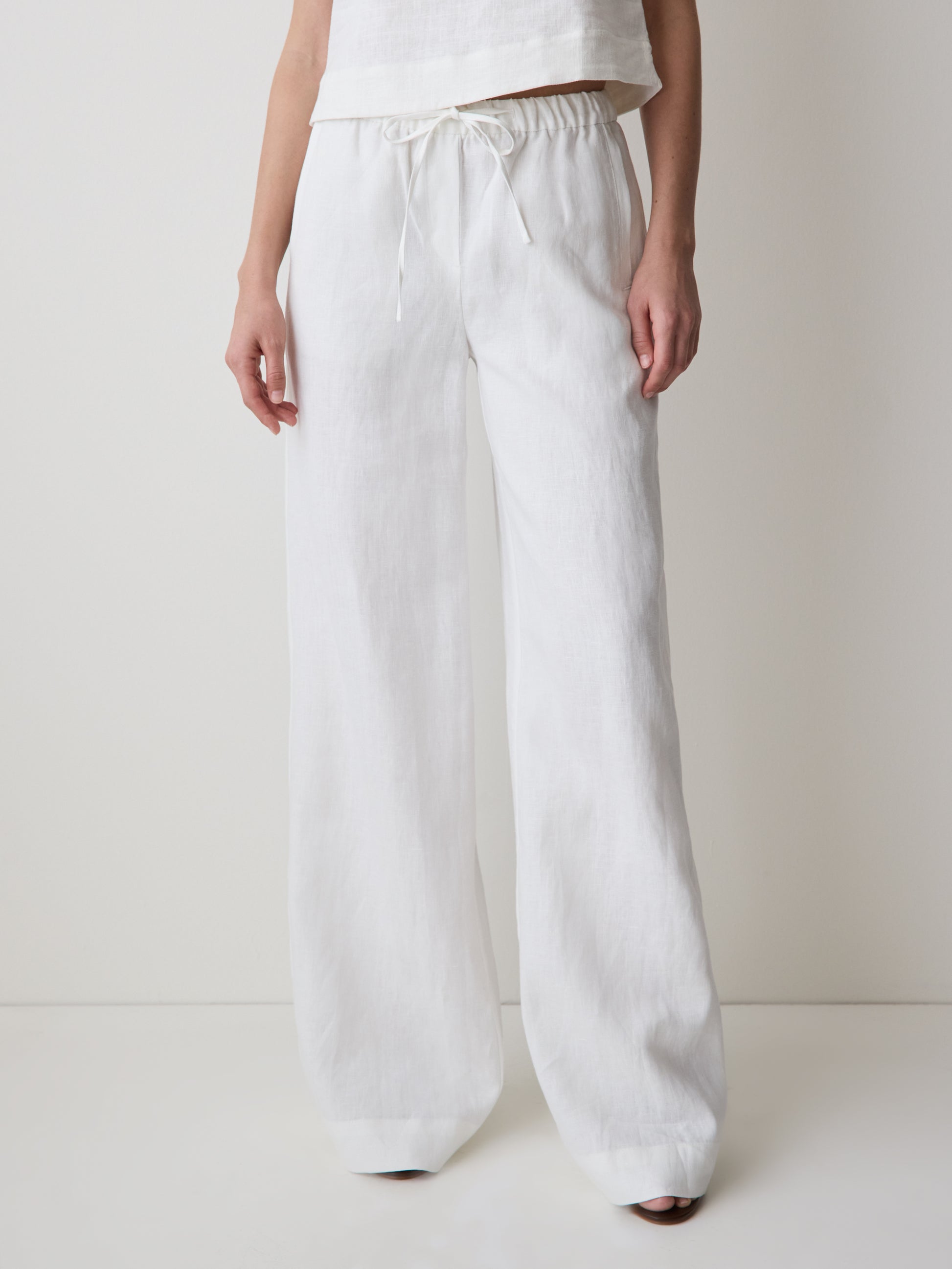 Linen Mid-Rise Wide-Leg Pant