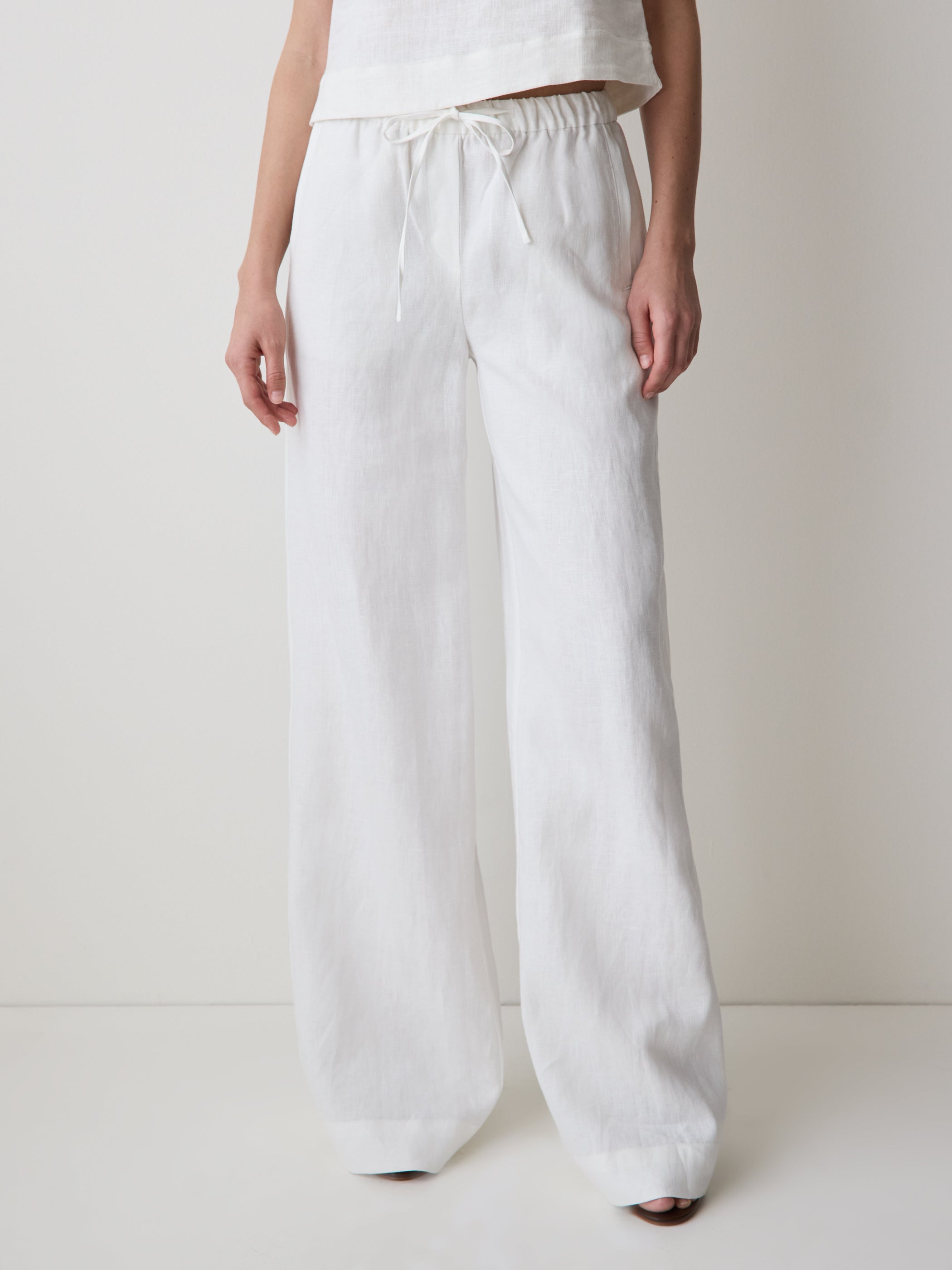 Linen Mid-Rise Wide-Leg Pant