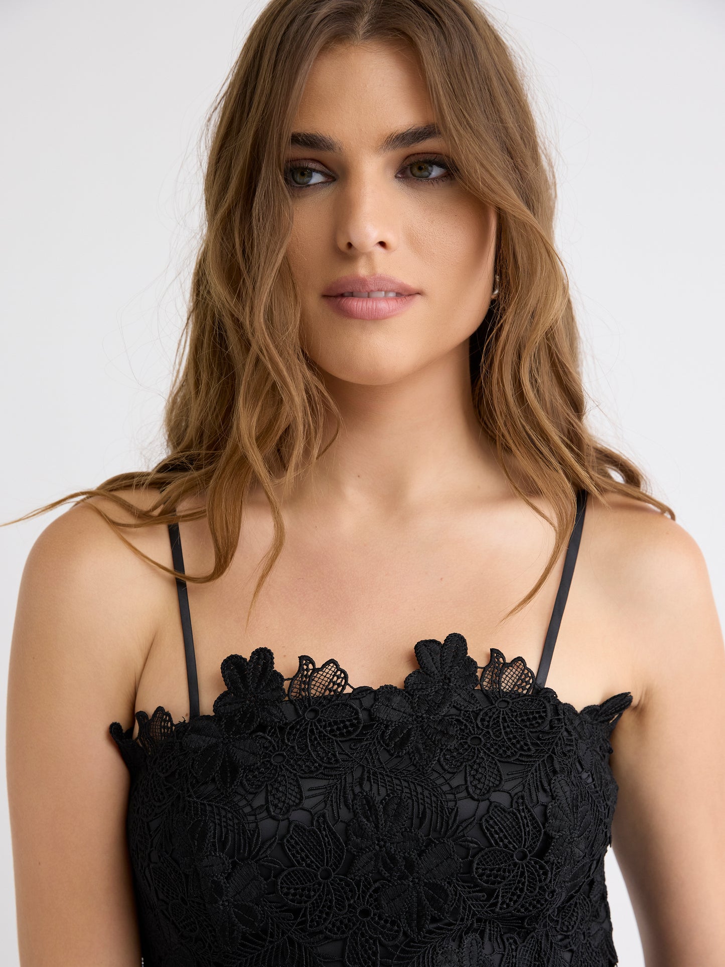 Robe Courte Sans Manches en Dentelle 3D