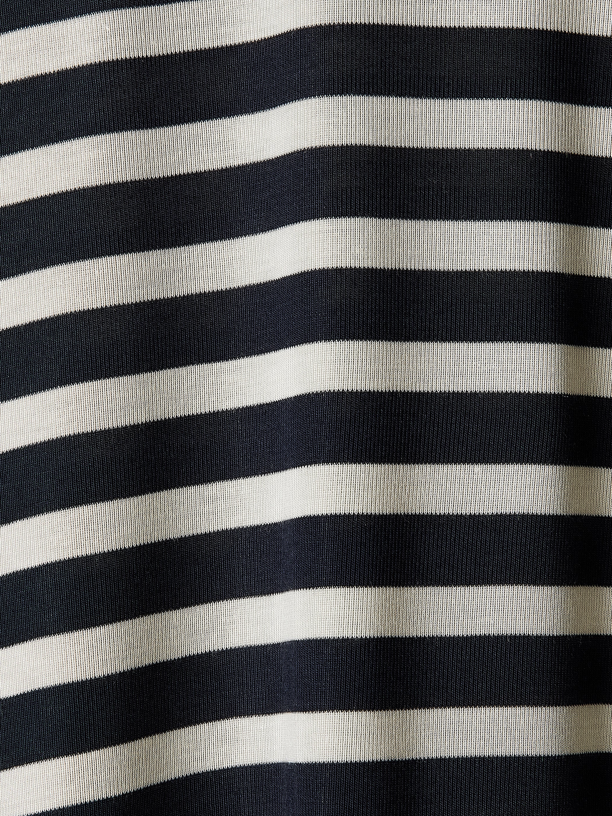 Long-Sleeve Crew-Neck Loose Tee