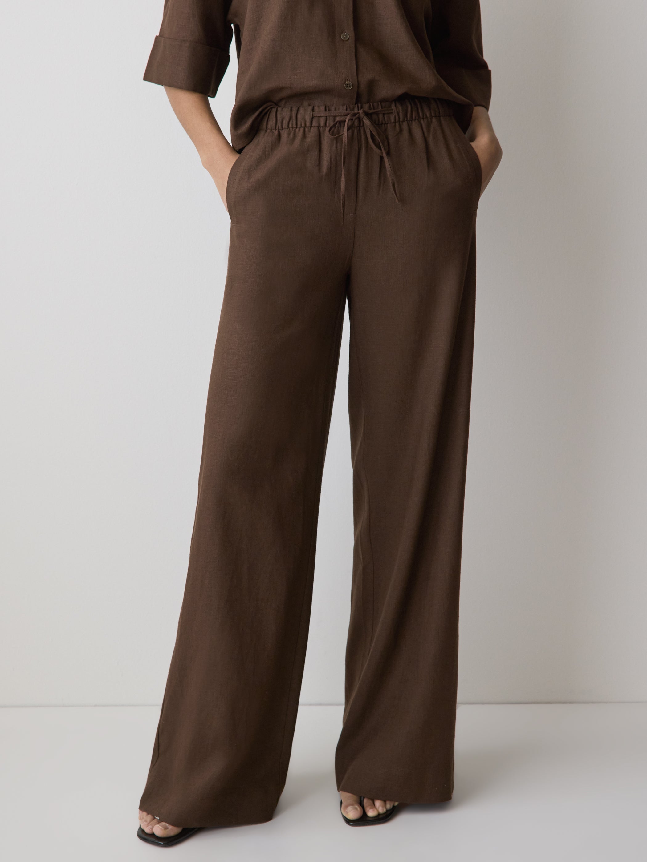 Linen Mid-Rise Wide-Leg Pant