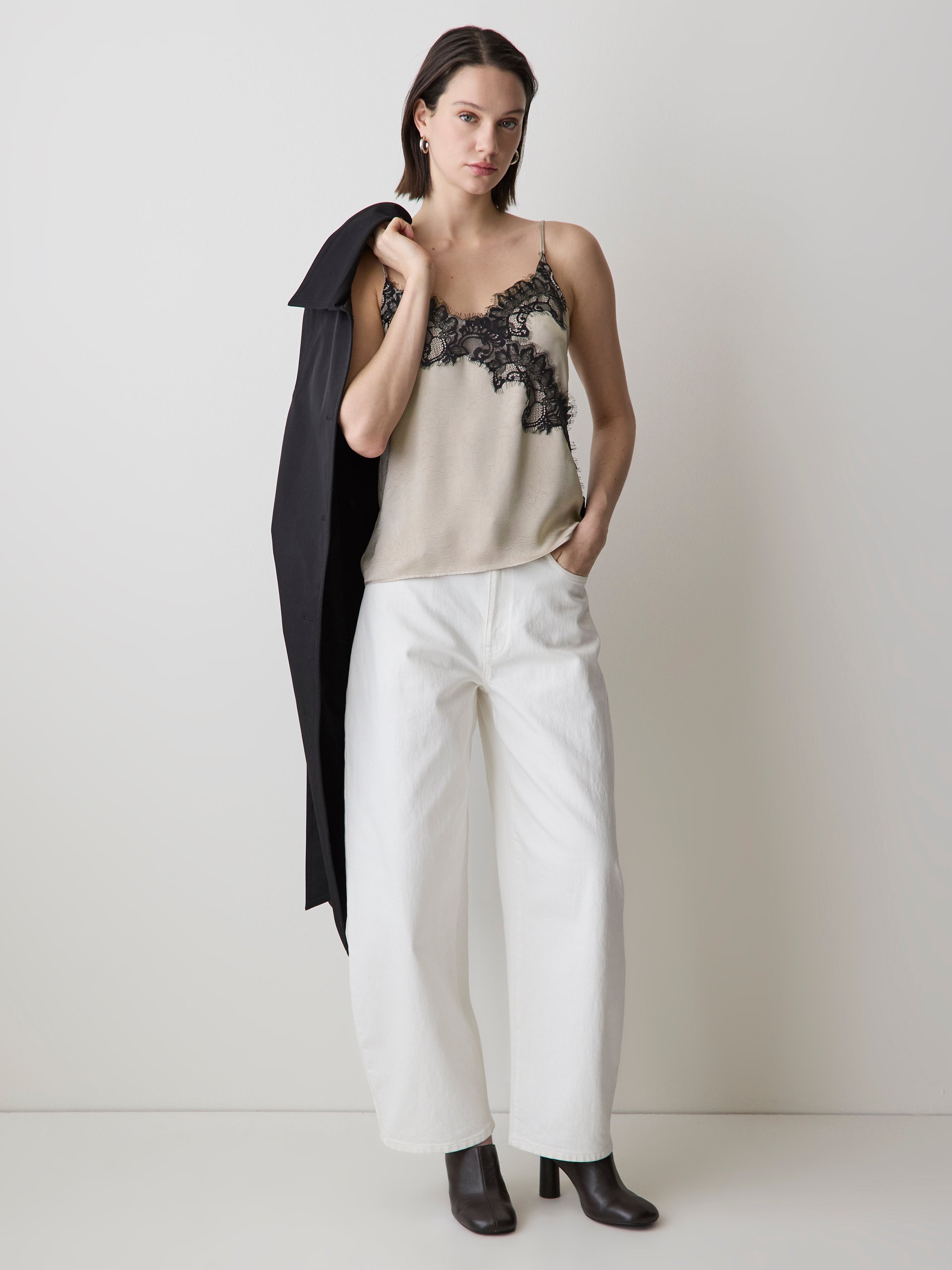 Blouse Sans Manches à Col V en Satin avec Garniture en Dentelle