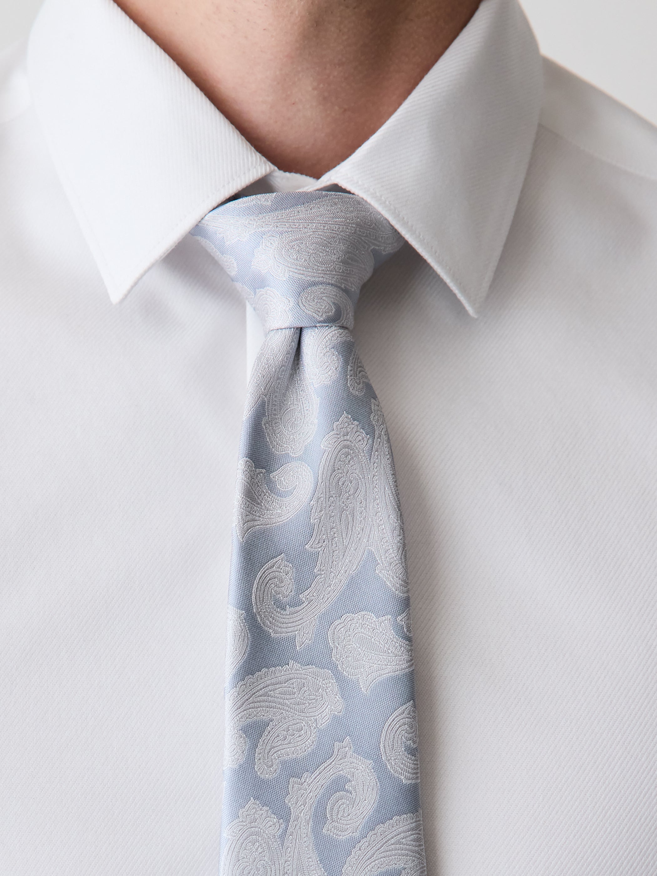 Skinny Tie with Paisley Pattern