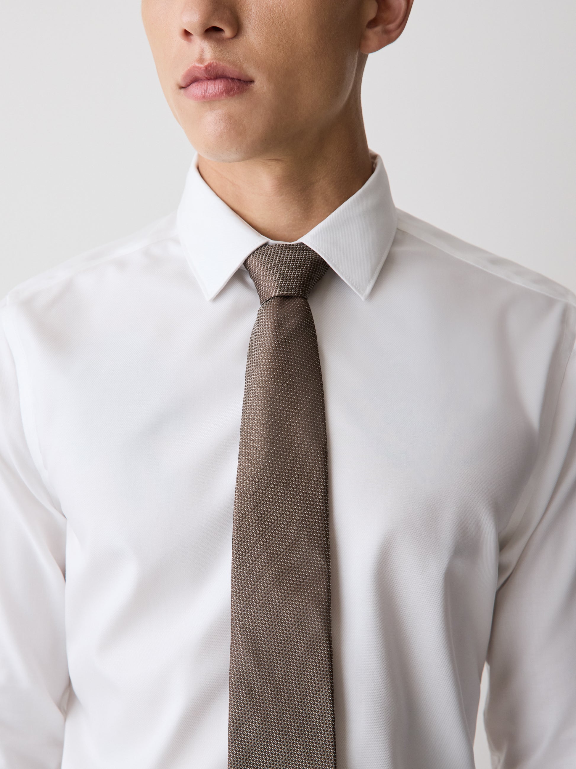 Regular Tie with Dots