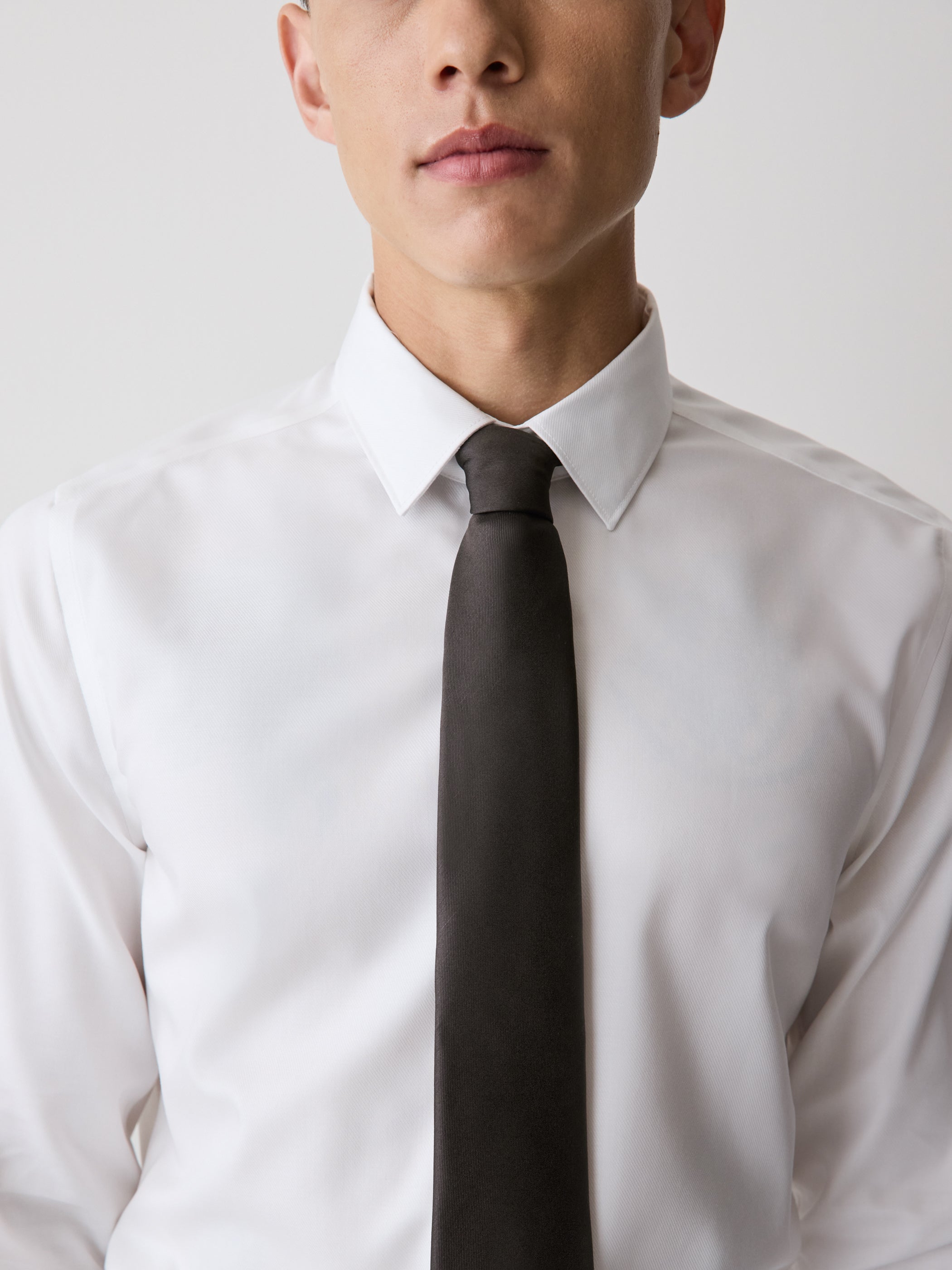 Solid Regular Tie