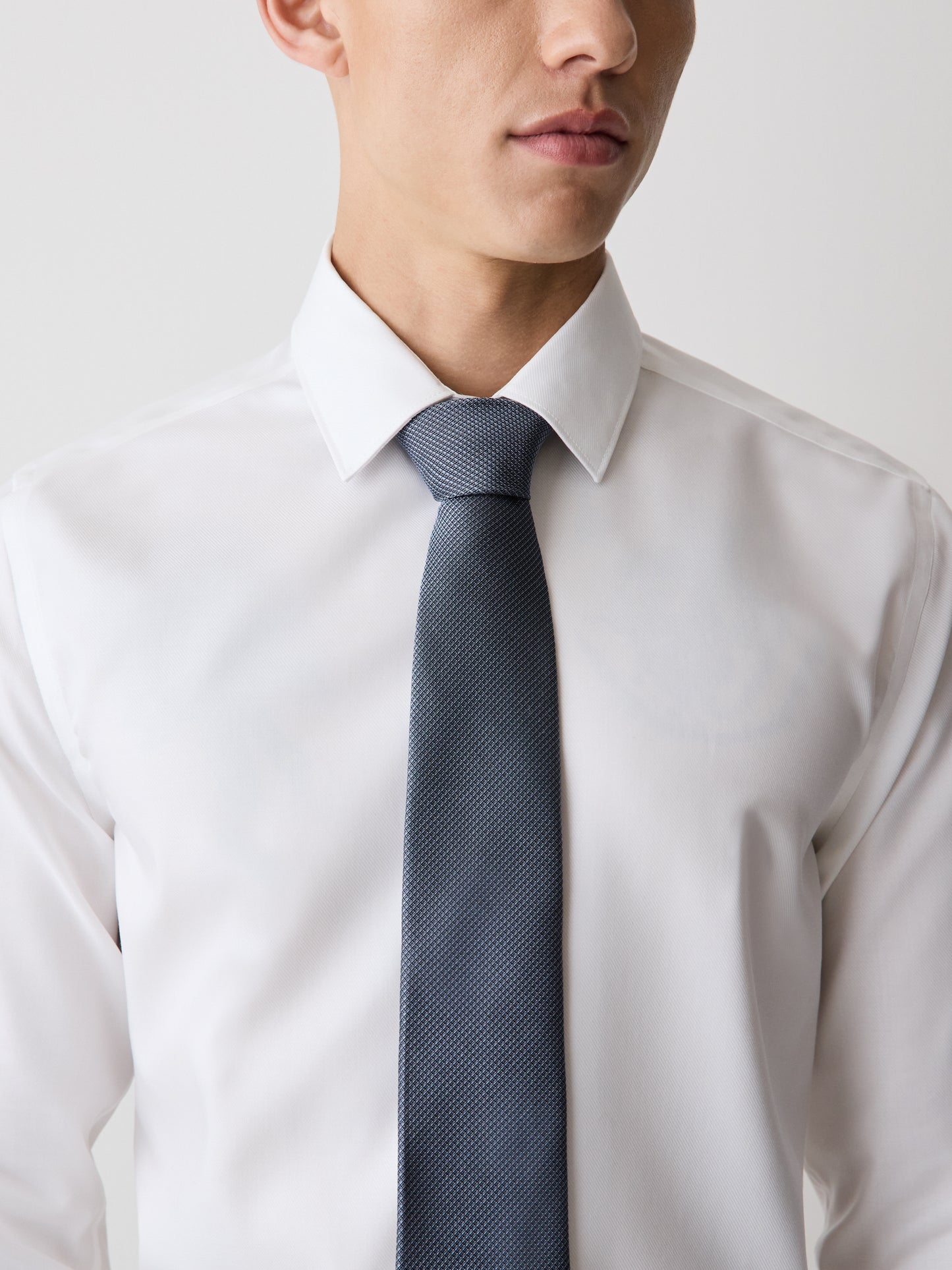 Woven Silk Men's Textured Blue Tie