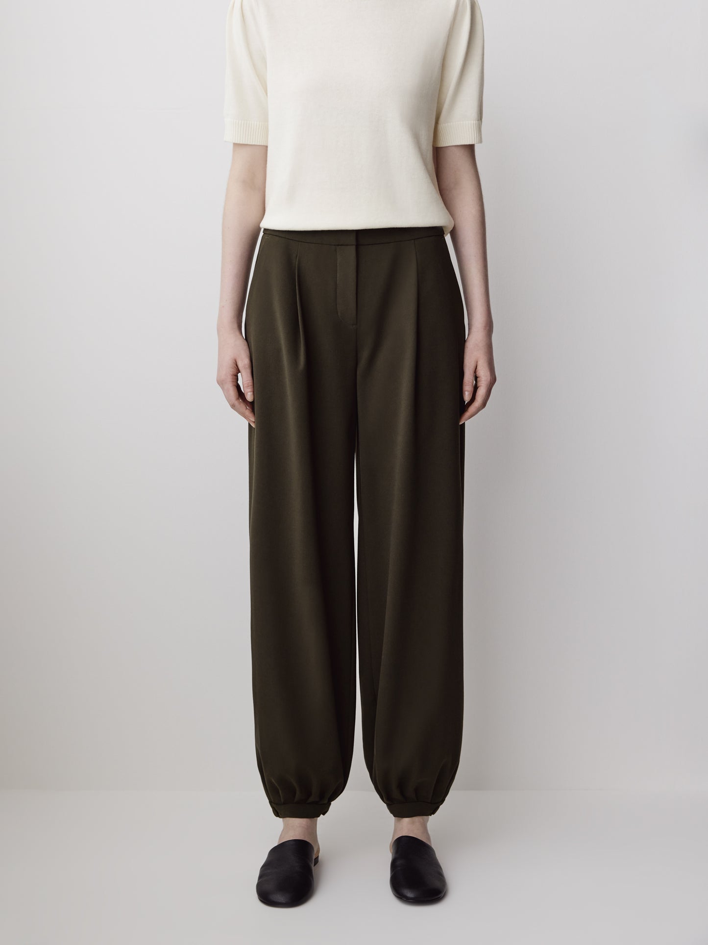 Balloon Fit Stretch Woven Pant Mid Rise
