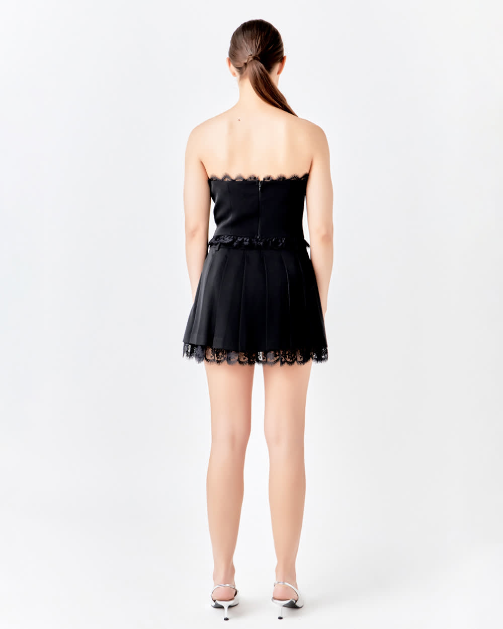 Out From Under Roseabel Tulle Rosette Corset  Urban Outfitters Mexico -  Clothing, Music, Home & Accessories