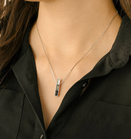 Collier à pendentifs en forme de barre Ombre Silvernight fabriqué avec des cristaux autrichiens de qualité