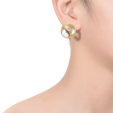 Boucles d'oreilles à tige en argent sterling plaqué or 14 carats avec véritables perles rondes d'eau douce en forme de disque