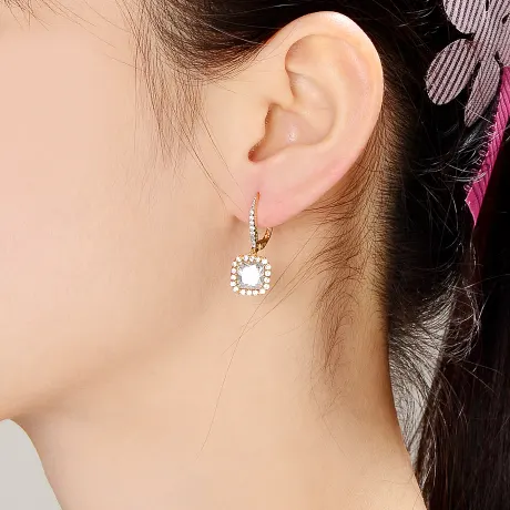 Boucles d'oreilles pendantes Genevive en argent sterling avec oxyde de zirconium carré transparent
