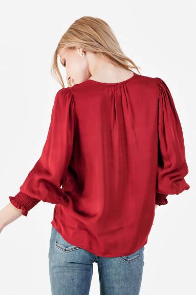 AMELIA RUCHED TOP