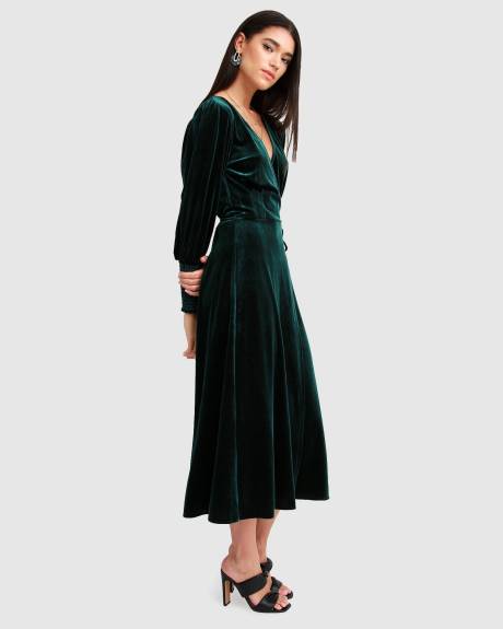 Belle & Bloom Current mood robe portefeuille en velours - vert foncé