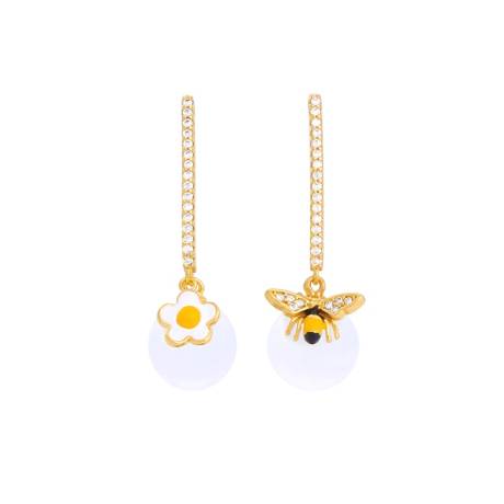 Goldtone White Flower And Bee Asymmetrical Drop Earrings - Don't AsK