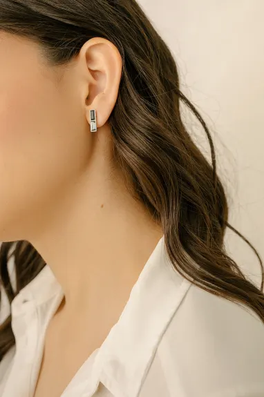 Boucles d'oreilles clous de barre en cristal Ombre de Silvernight réalisées avec des cristaux autrichiens de qualité