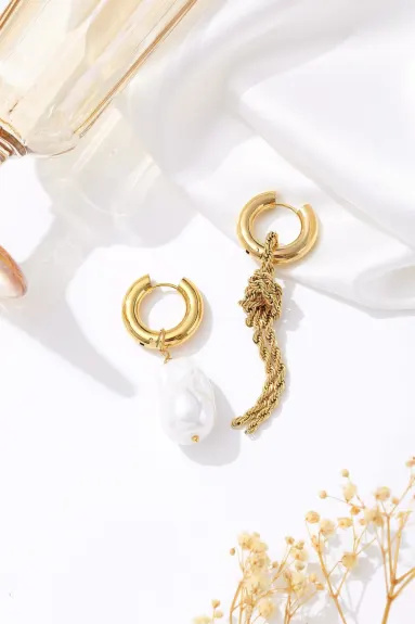 Classicharms-Unique Asymmetrical Gold Rope Chain  Baroque Pearl Drop Earrings