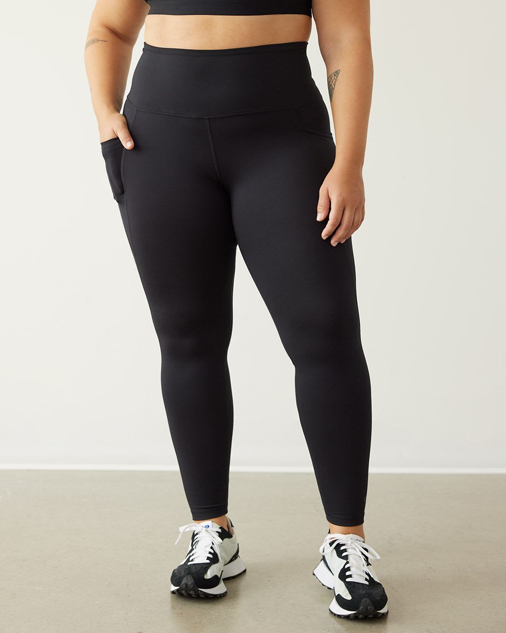 Black High Rise Squat Proof Legging with Side Pockets Moisture-Wicking  Women Yoga Leggings Tight : : Clothing, Shoes & Accessories