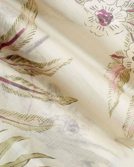 Short-Sleeve Buttoned-Down Blouse with Shirt Collar