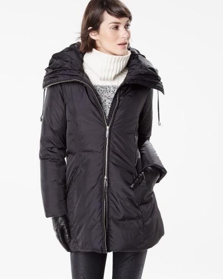 Mid-length down puffer coat with high collar | RW&CO.