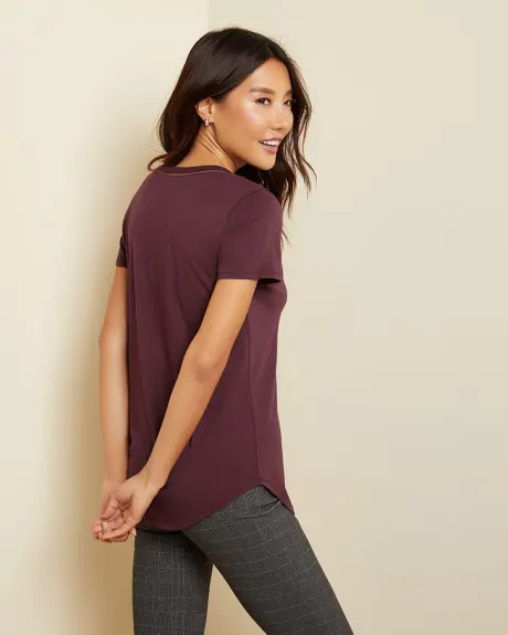 Detailed V-neck cotton and modal t-shirt