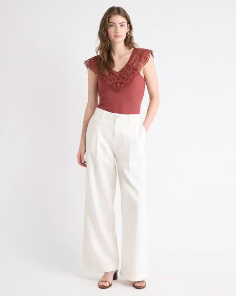 Haut Côtelé à Col V avec Manches Courtes à Volants