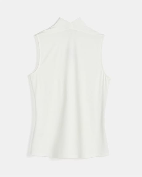 Basic Sleeveless V-Neck T-Shirt