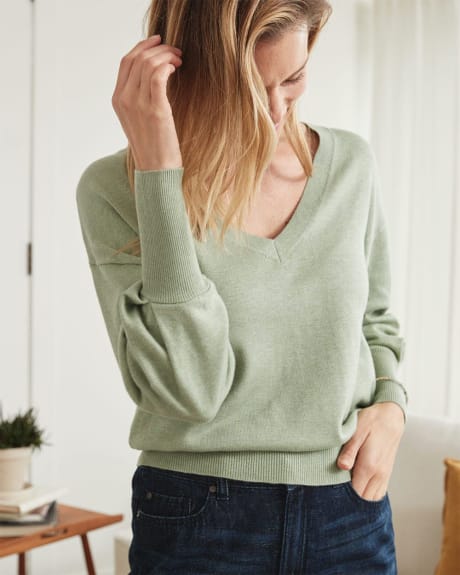 Ribbed Cuffs V-Neck Sweater