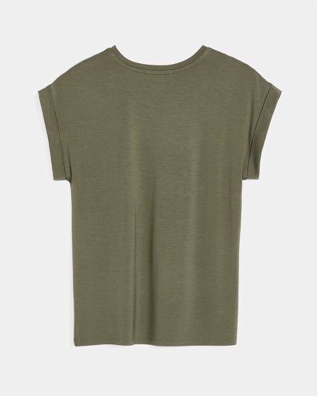 Fitted Extended Shoulder Crew-Neck T-Shirt