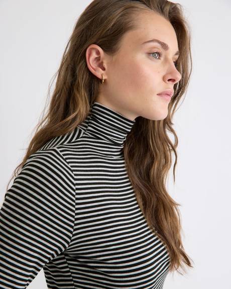 T-Shirt Ajusté à Manches Longues et Col Montant