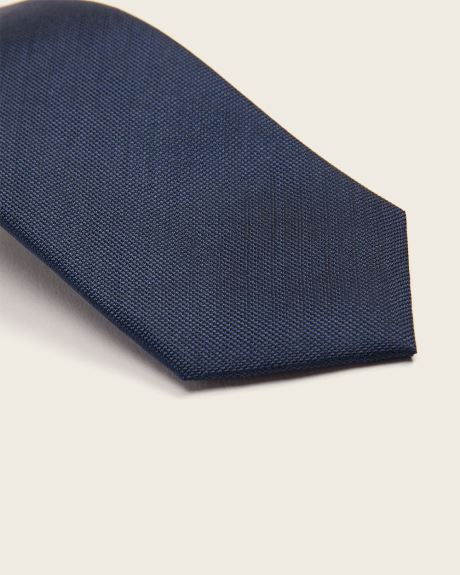 Solid skinny tie