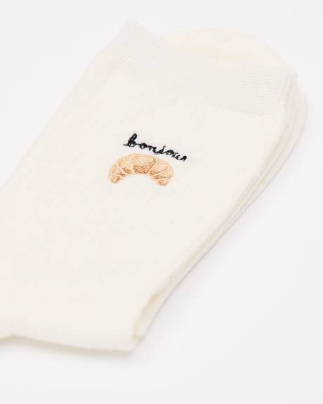 Ribbed Crew Socks with Croissant Embroidery